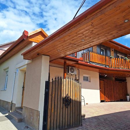 Varfal Apartman II Eger Bagian luar foto