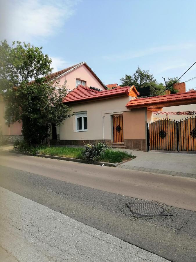 Varfal Apartman II Eger Bagian luar foto