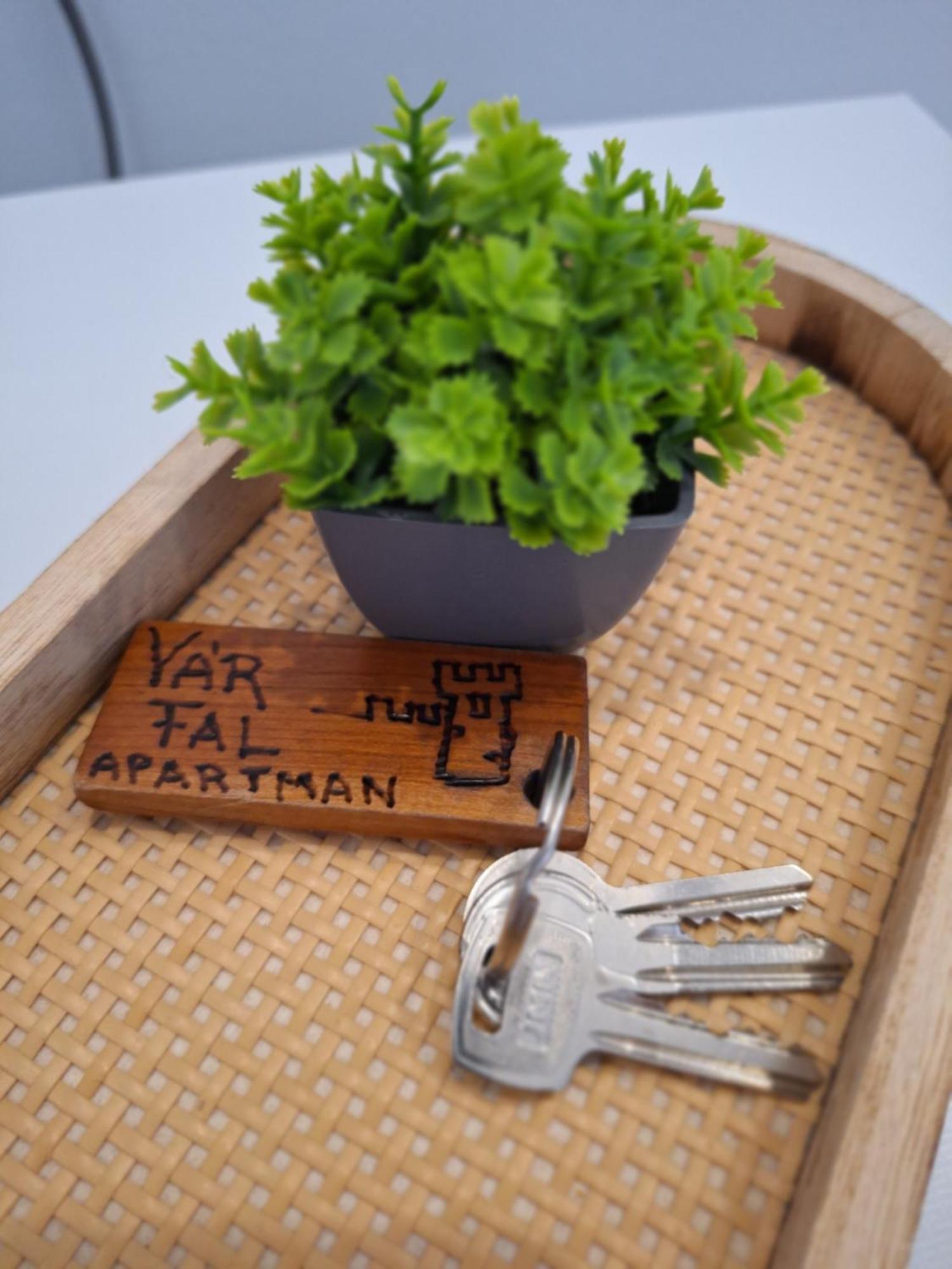 Varfal Apartman II Eger Bagian luar foto