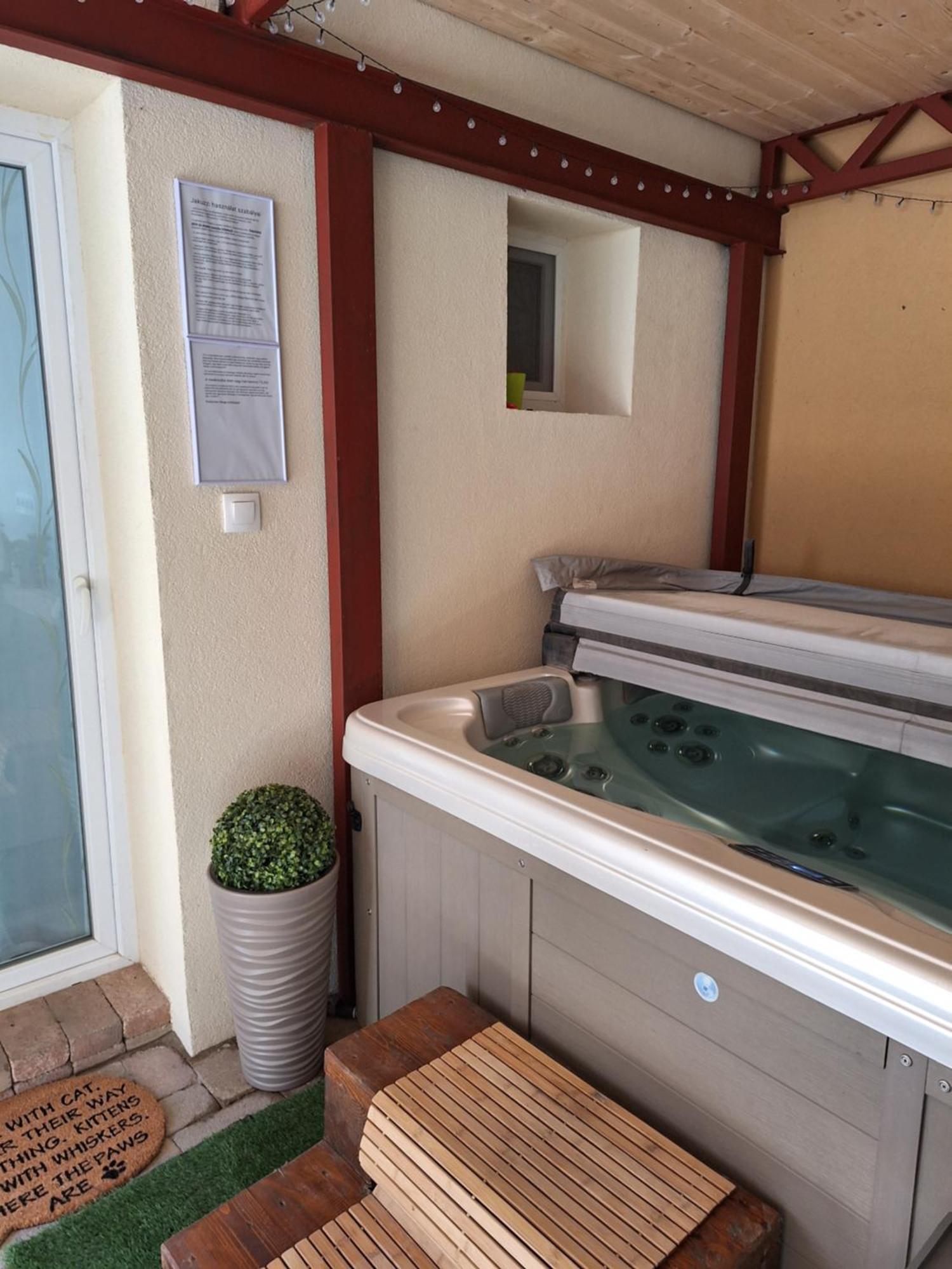 Varfal Apartman II Eger Ruang foto